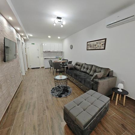 Appartamento Imperial Veliko Gradište Esterno foto
