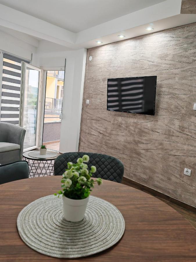 Appartamento Imperial Veliko Gradište Esterno foto