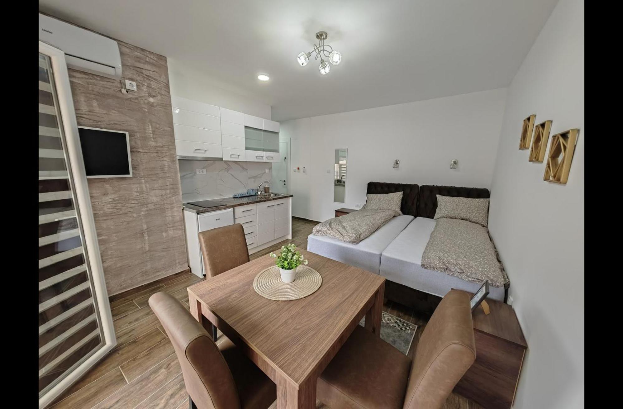 Appartamento Imperial Veliko Gradište Esterno foto