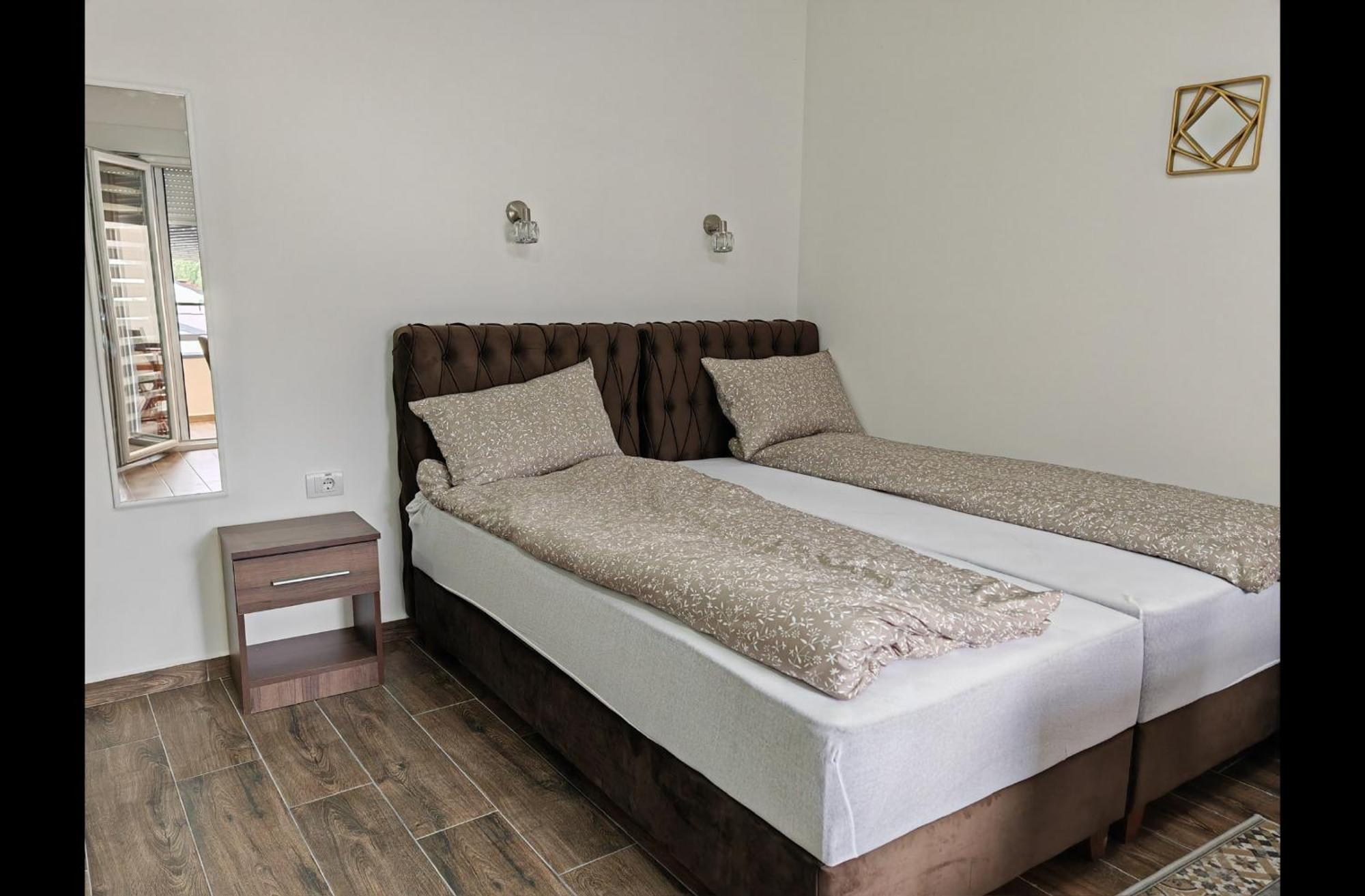 Appartamento Imperial Veliko Gradište Esterno foto